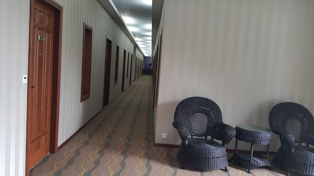 Sky Man Hotel Gyogon Kültér fotó