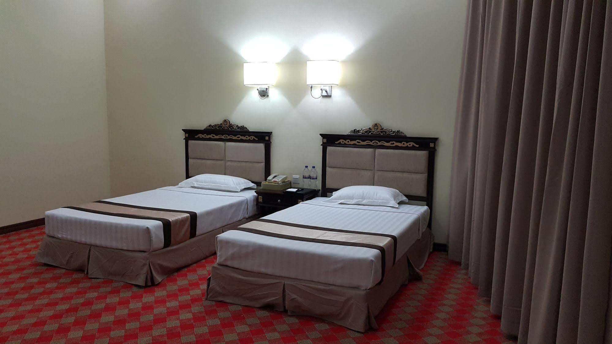 Sky Man Hotel Gyogon Kültér fotó