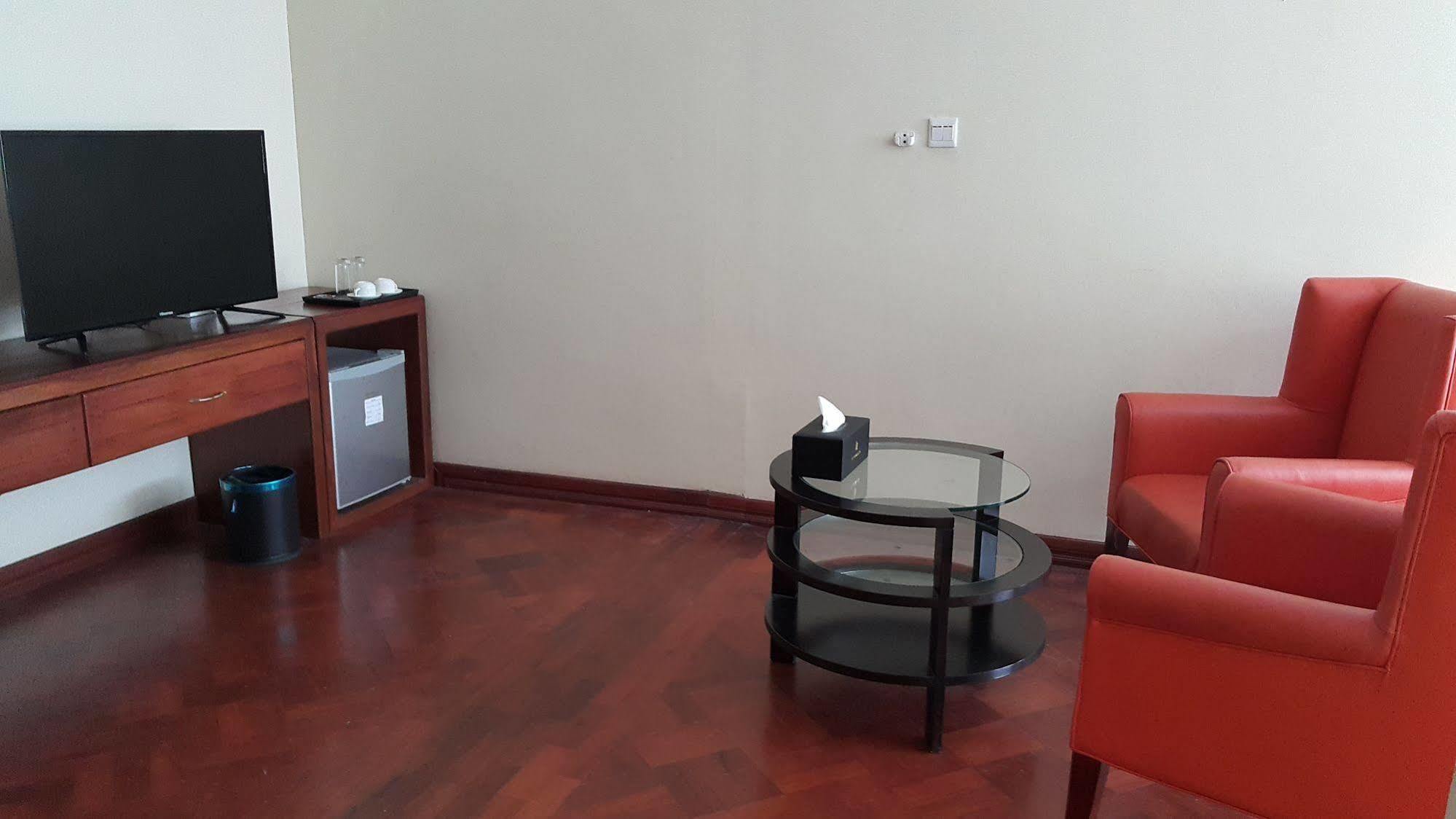 Sky Man Hotel Gyogon Kültér fotó